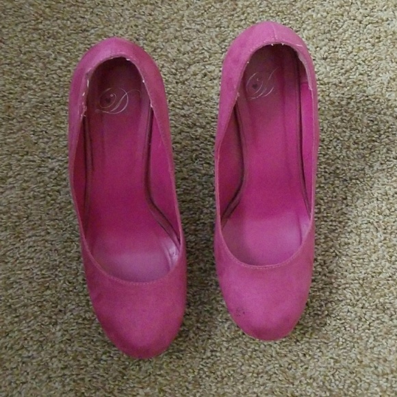 Pumps - Picture 2 of 2